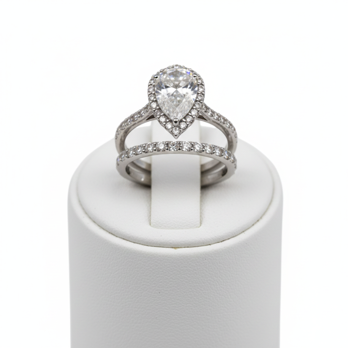 Top Pear Diamond Ring With Band