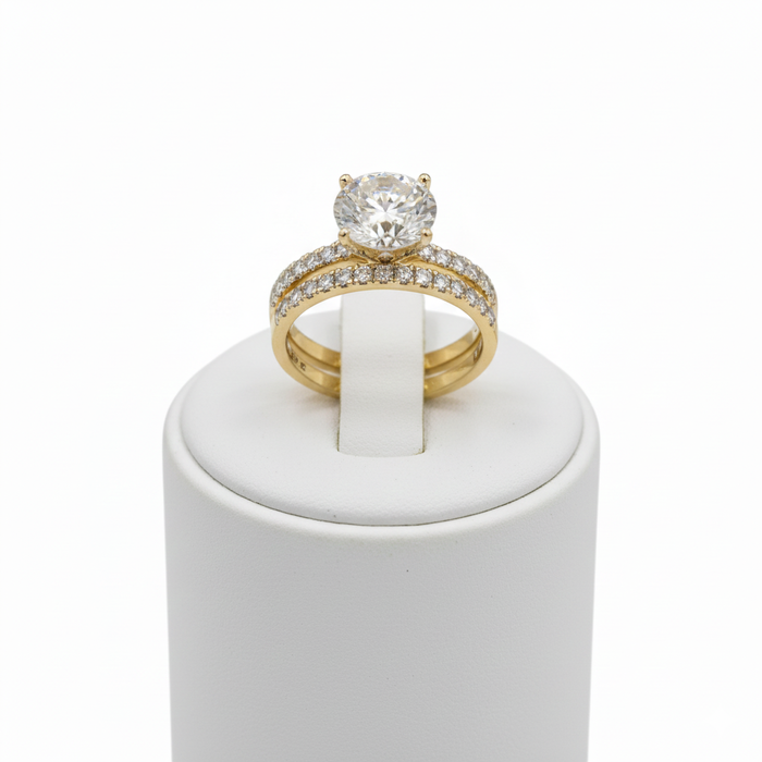 Top Round Diamond Ring With Band