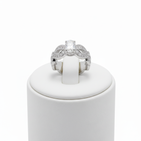 TOP OVAL DIAMOND RING